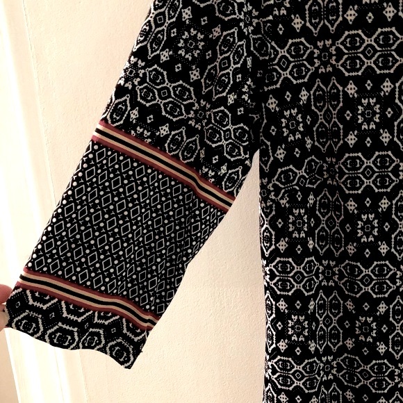 🍒 Black & White Dress!!! Coral lines!!! - Picture 9 of 9